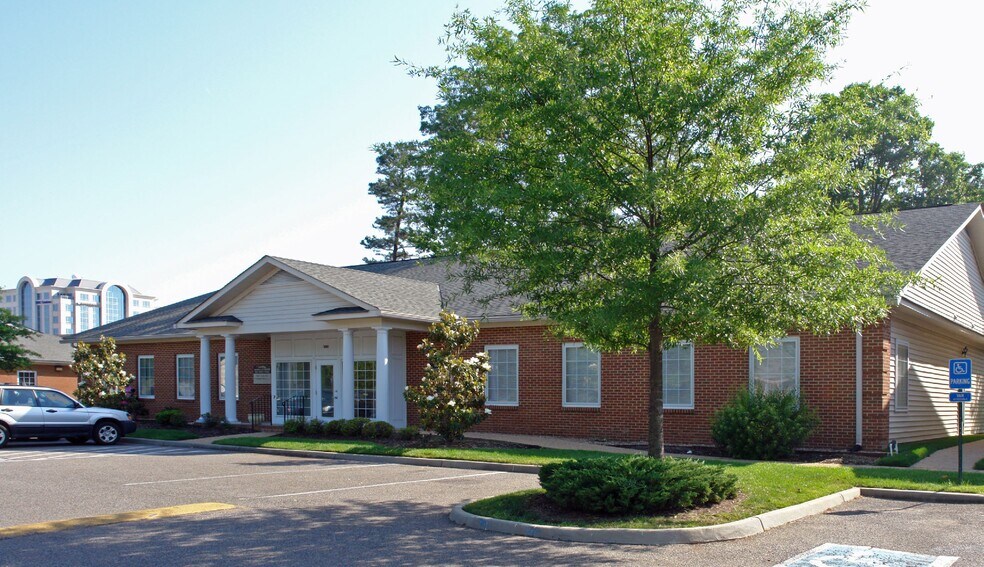 More Photos Of 704 Thimble Shoals Blvd, Newport News Medical For Sale