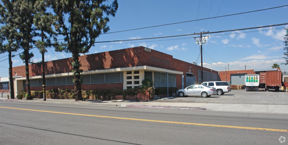 More Photos Of 4609 Sheila St, Commerce Warehouse For Lease