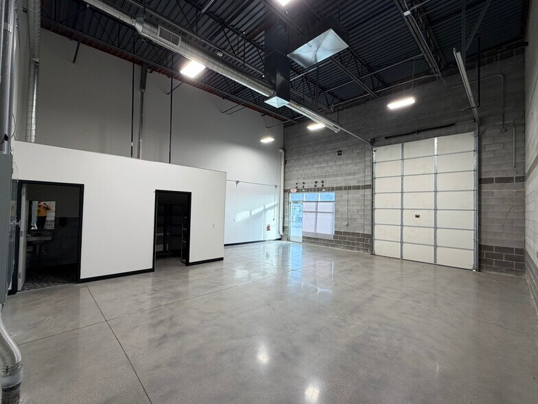 More Photos Of 230 Cutler Dr, North Salt Lake Warehouse For Lease