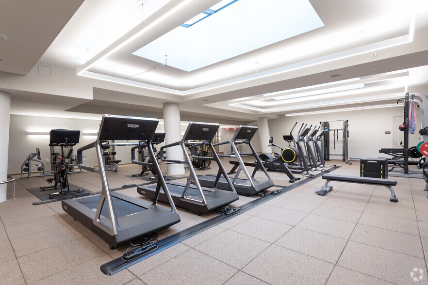 More Photos Of 901 W St NW, Washington Apartments For Lease