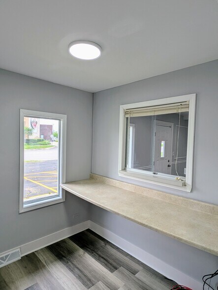 More Photos Of 1S085 Summit Ave, Oakbrook Terrace Medical For Lease