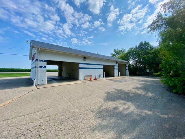 More Photos Of 415 Jackson st, Parker City Carwash For Sale