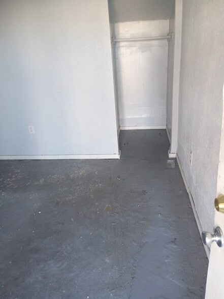 More Photos Of 924 E Main St, Barstow Hotel For Sale