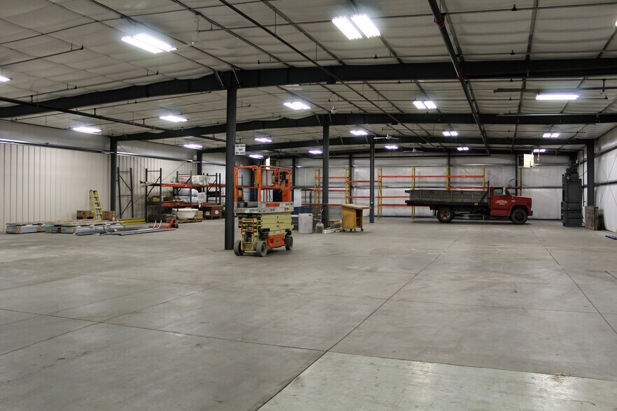 More Photos Of 1207 W 2nd St, Alliance Manufacturing For Sale