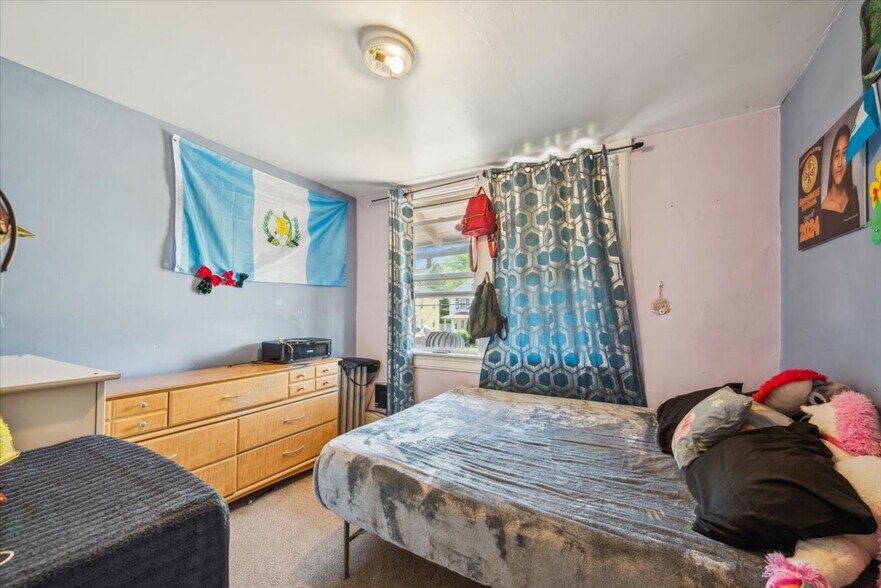 More Photos Of 86 N Gaston Ave, Somerville Restaurant For Sale