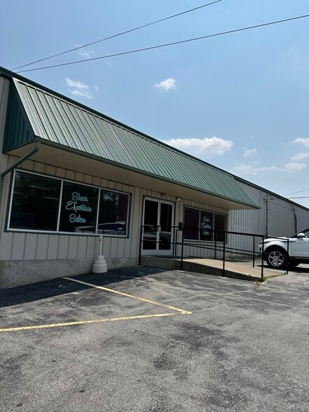 Primary Photo Of 500 N Main St, Franklin Flex For Lease