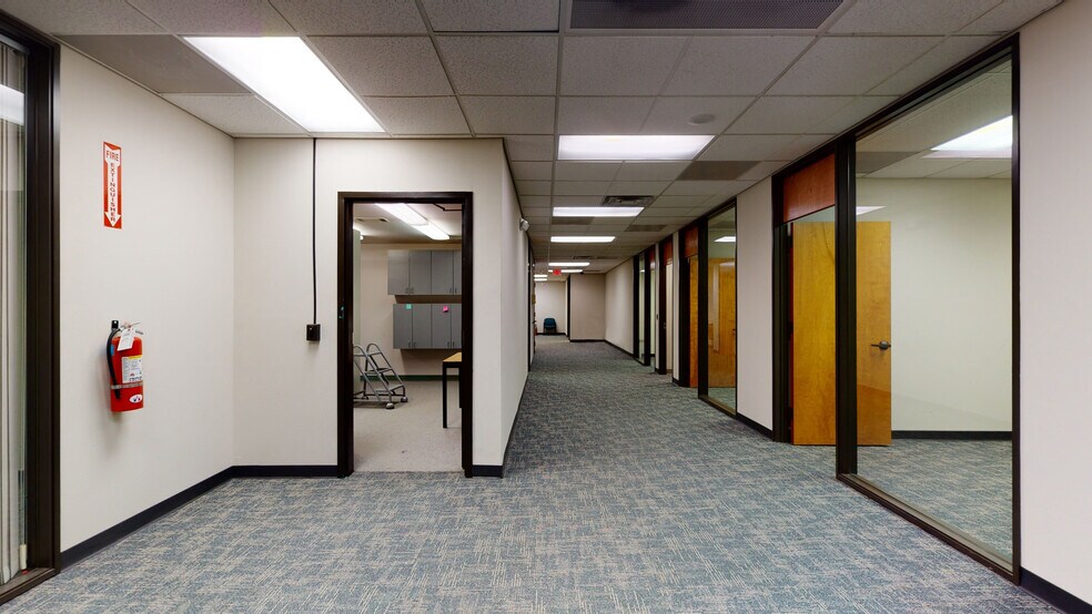 More Photos Of 4101 Clinton Dr, Houston Bank For Lease