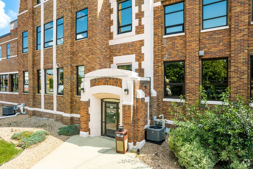 More Photos Of 300 11th Ave NW, Rochester Medical For Lease