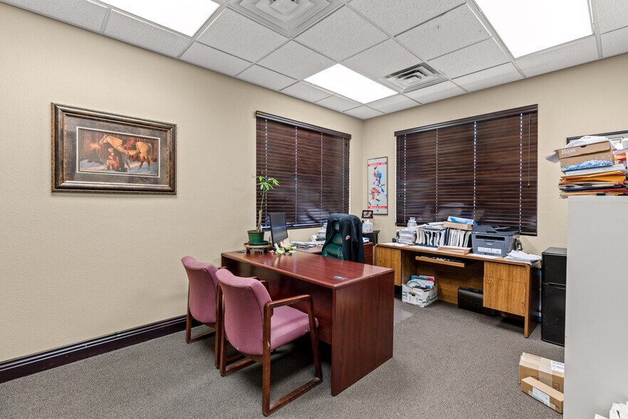 More Photos Of 7836 W Sahara Ave, Las Vegas Office For Sale