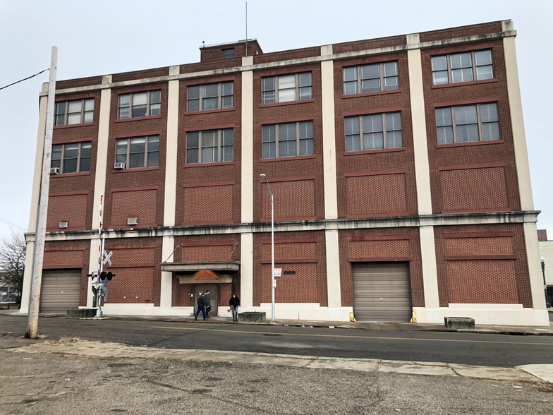 More Photos Of 606 2nd St SE, Canton Industrial For Sale