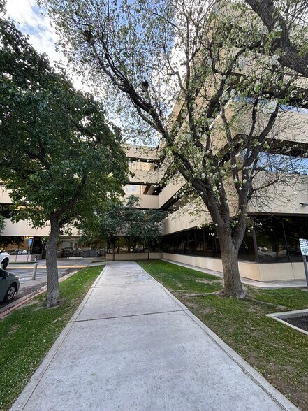 More Photos Of 5080 California Ave, Bakersfield Medical For Lease