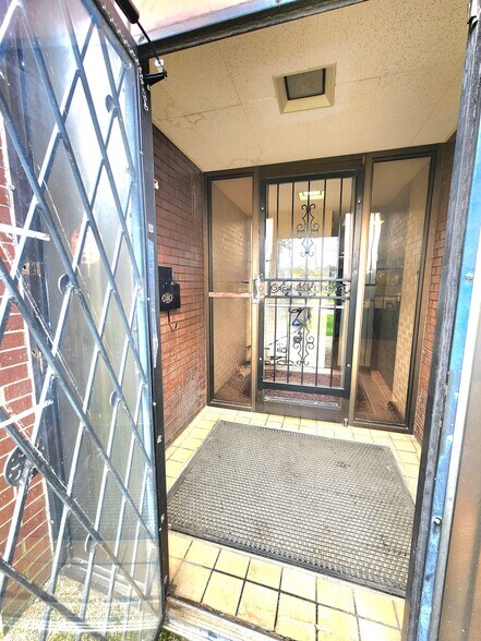 More Photos Of 1189 Breedlove St, Memphis Office For Sale