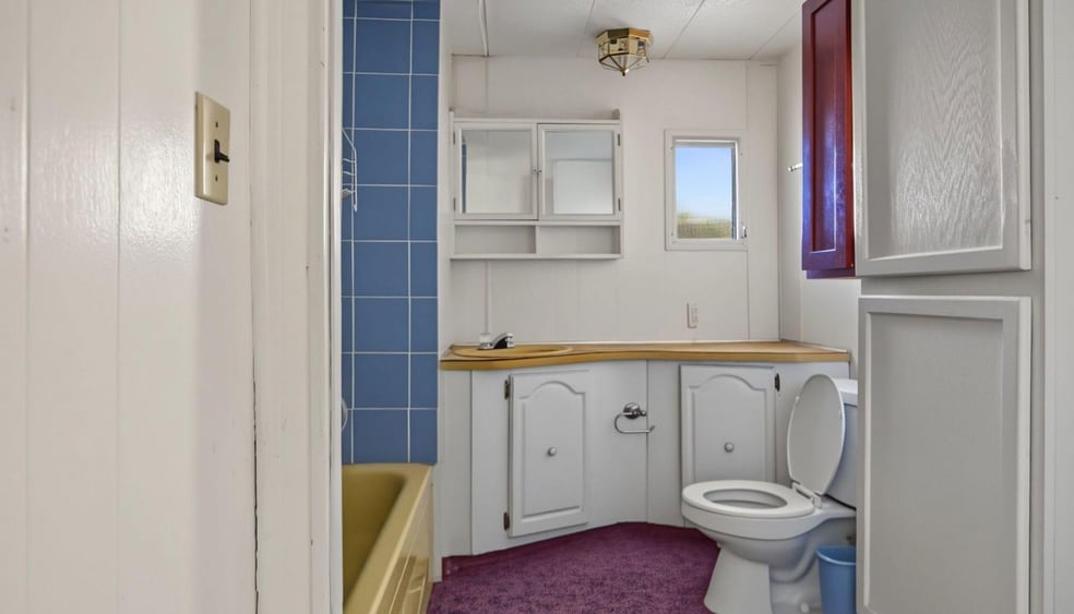 More Photos Of 3905 32nd St, Port Huron Showroom For Sale