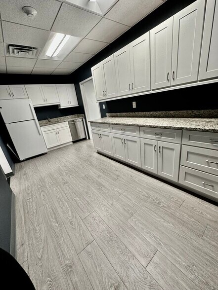 More Photos Of 1111 E Putnam Ave, Greenwich Office For Lease