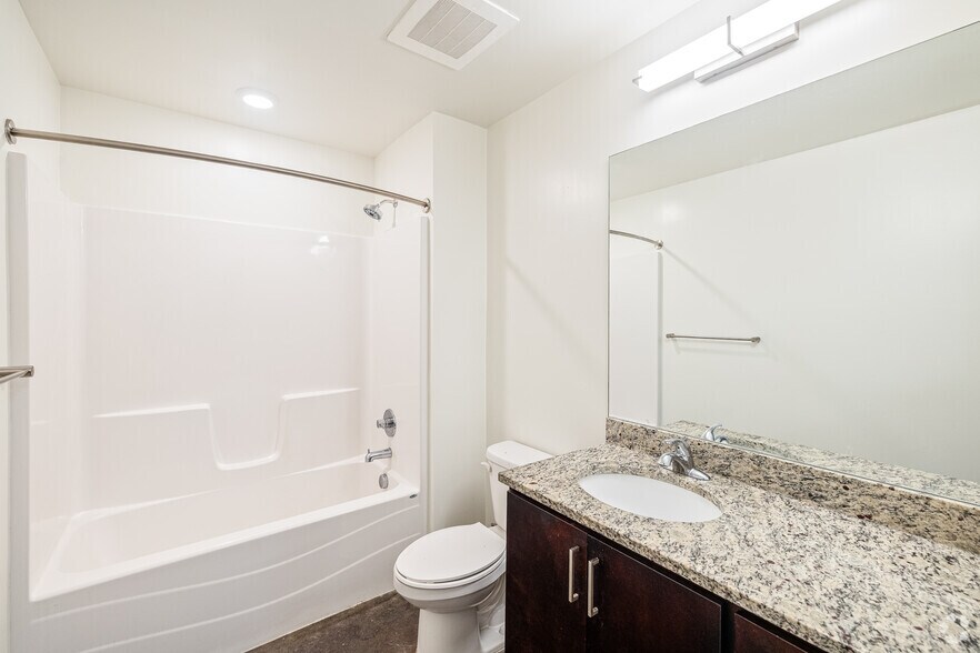 More Photos Of 120 Perry St, Petersburg Apartments For Lease