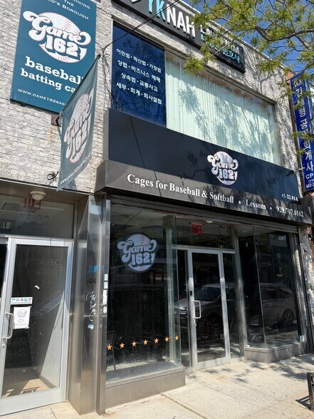 More Photos Of 4522 162nd St, Flushing Warehouse For Lease