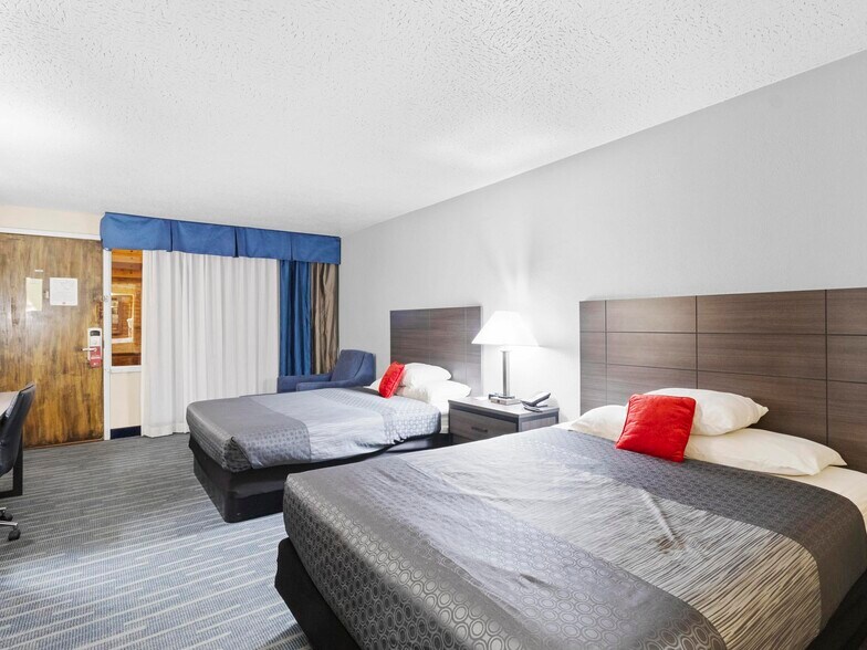 More Photos Of 850 S Bluff St, St George Hotel For Sale