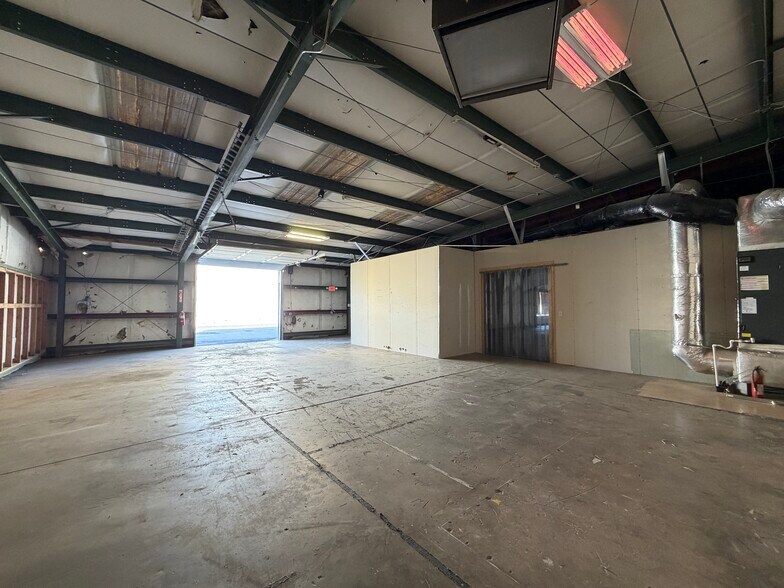 More Photos Of 139 New Hope Rd, Lawrenceville Warehouse For Sale