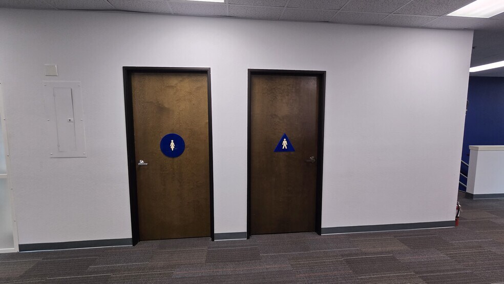 More Photos Of 1521 1/2 Pacific Ave, Santa Cruz Office For Lease