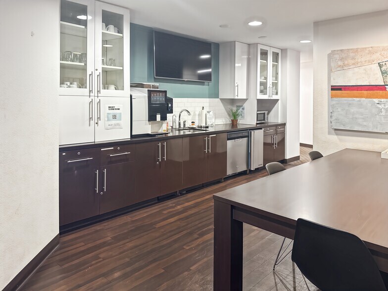 More Photos Of 2266 S Dobson Rd, Mesa Coworking Space
