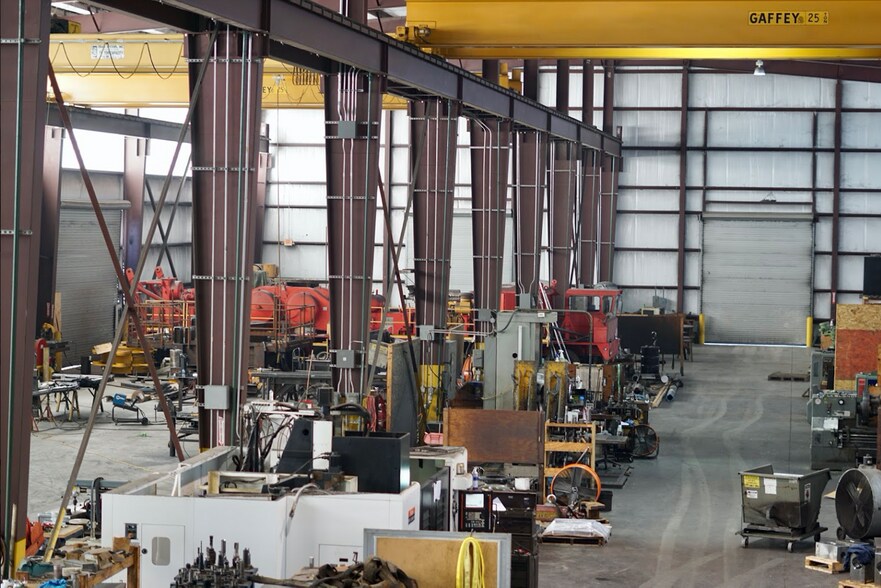 More Photos Of 6935 Brittmoore Rd, Houston Warehouse For Lease