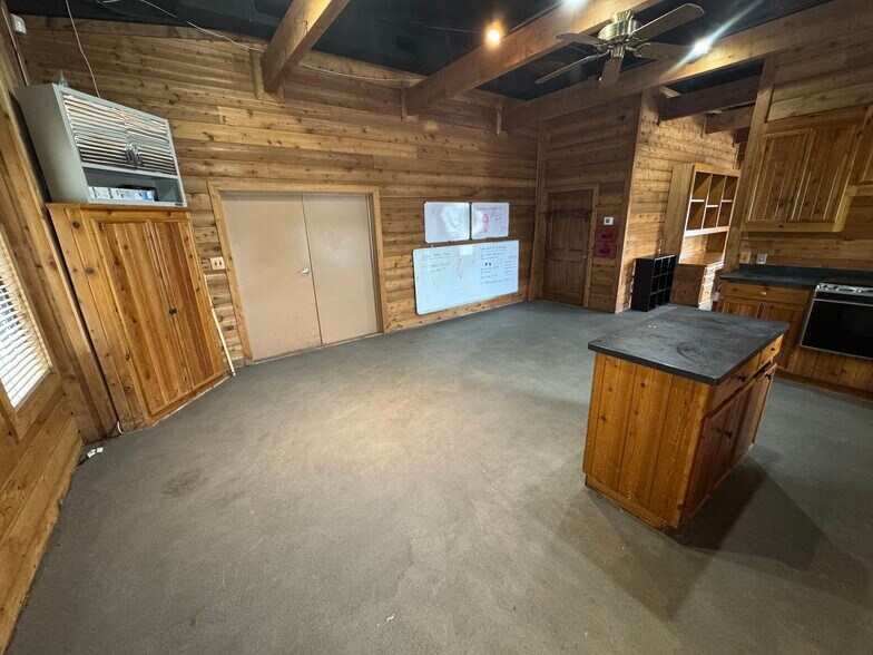 More Photos Of 4354 Valnorth Dr, Valdosta Warehouse For Lease
