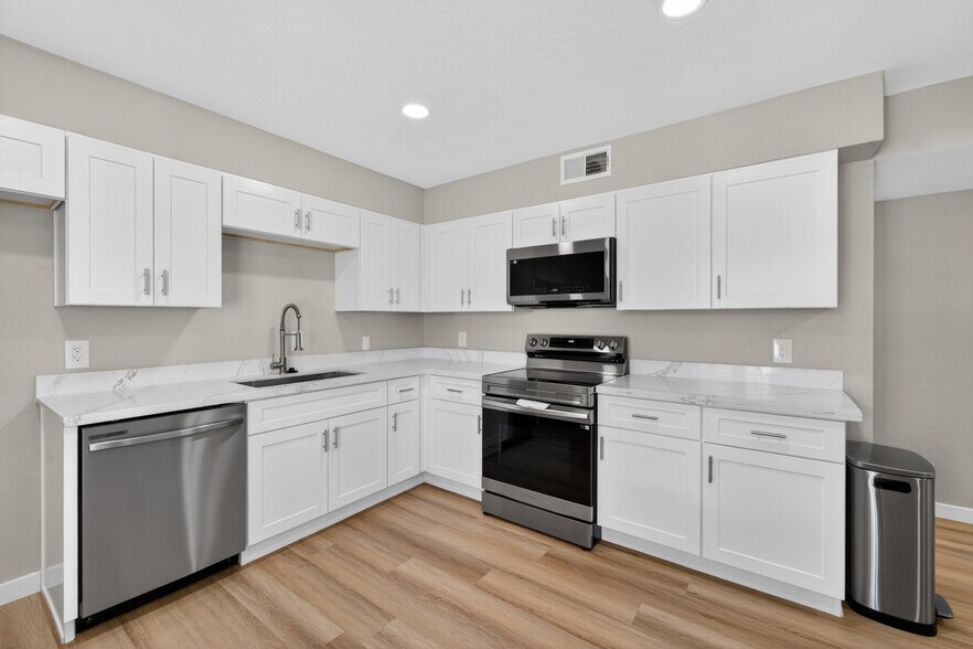 More Photos Of 5038 N 18th Ave, Phoenix Multifamily For Sale