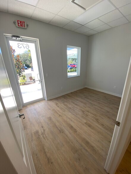 More Photos Of 665-677 S Kings Ave, Brandon Medical For Lease