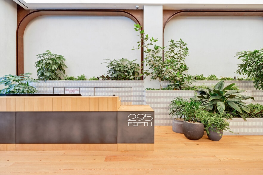 More Photos Of 295 5th Ave, New York Loft Creative Space For Lease