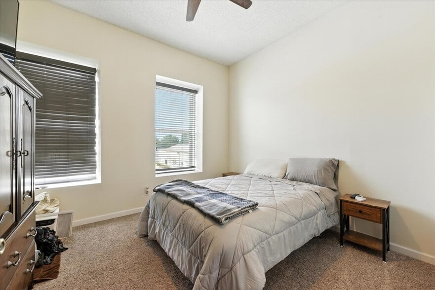 More Photos Of 501-503 Iowa Ave, Essex Storefront Retail Residential For Sale