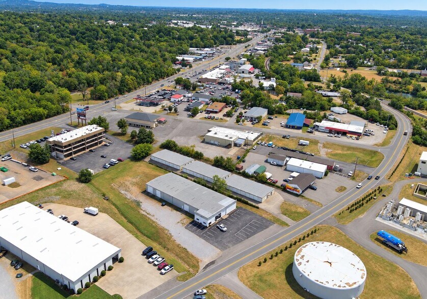 More Photos Of 330 Rockland Rd, Hendersonville Warehouse For Sale