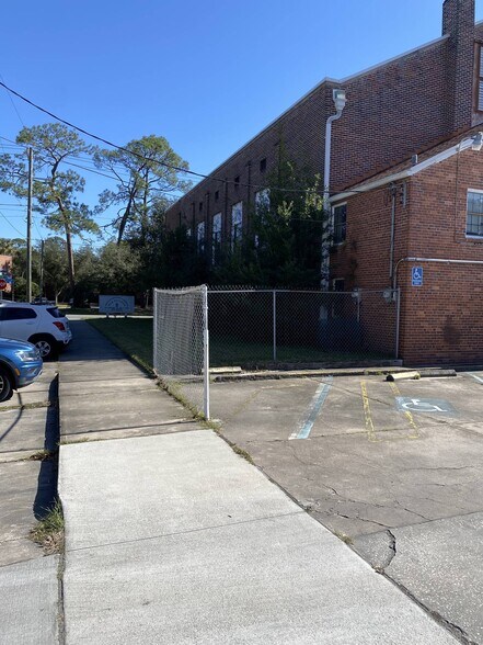 More Photos Of 856 Margaret St, Jacksonville Religious Facility For Sale