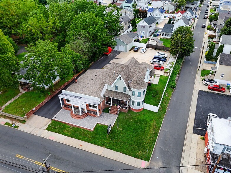 More Photos Of 215 Washington Rd, Sayreville Storefront Retail Residential For Lease