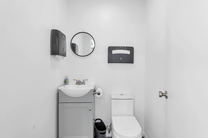 More Photos Of 1660 S La Cienega Blvd, Los Angeles Freestanding For Sale