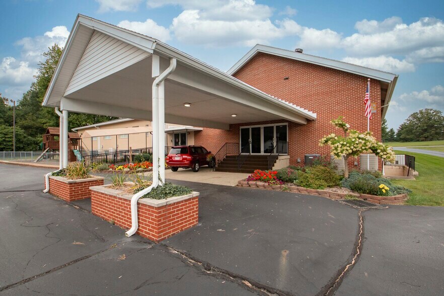 More Photos Of 733 Country Club Dr, Xenia Religious Facility For Sale