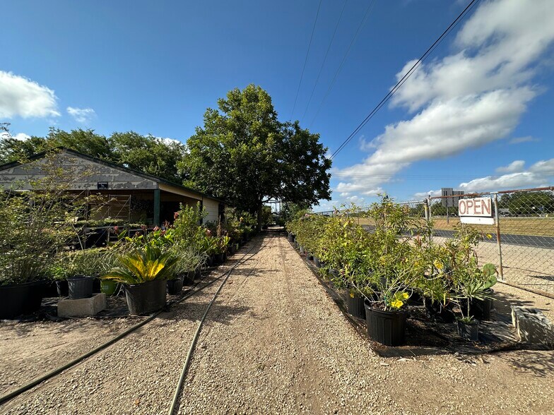 More Photos Of 2700 SE Loop 410, San Antonio Land For Sale