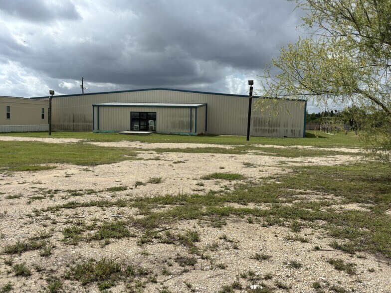 More Photos Of 1403 W Welch St, Taylor Warehouse For Sale