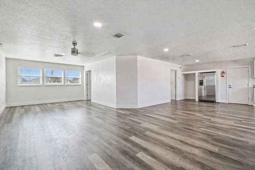 More Photos Of 6010 Wall St, Port Richey Warehouse For Sale