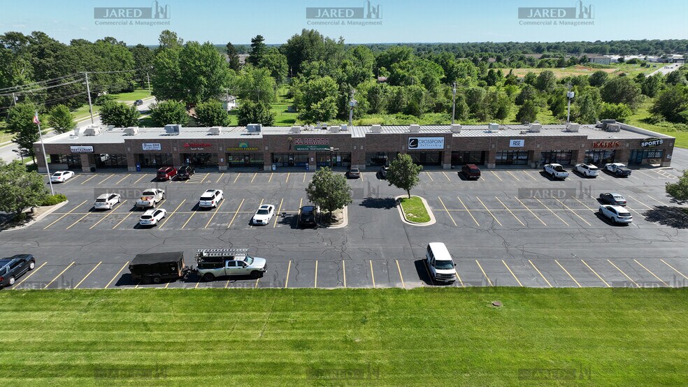 More Photos Of 1600-1694 US Highway 60 E, Republic Storefront Retail Office For Lease