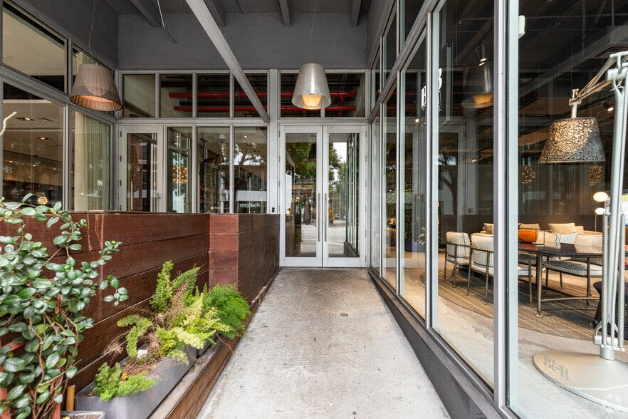 More Photos Of 4141 NE 2nd Ave, Miami Storefront For Lease