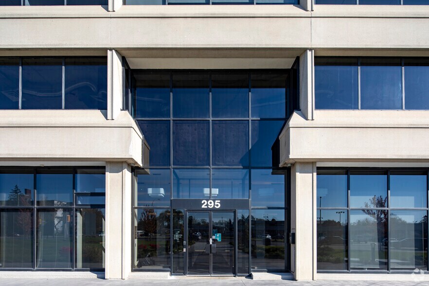 More Photos Of 295 The West Mall, Toronto Office Residential For Lease