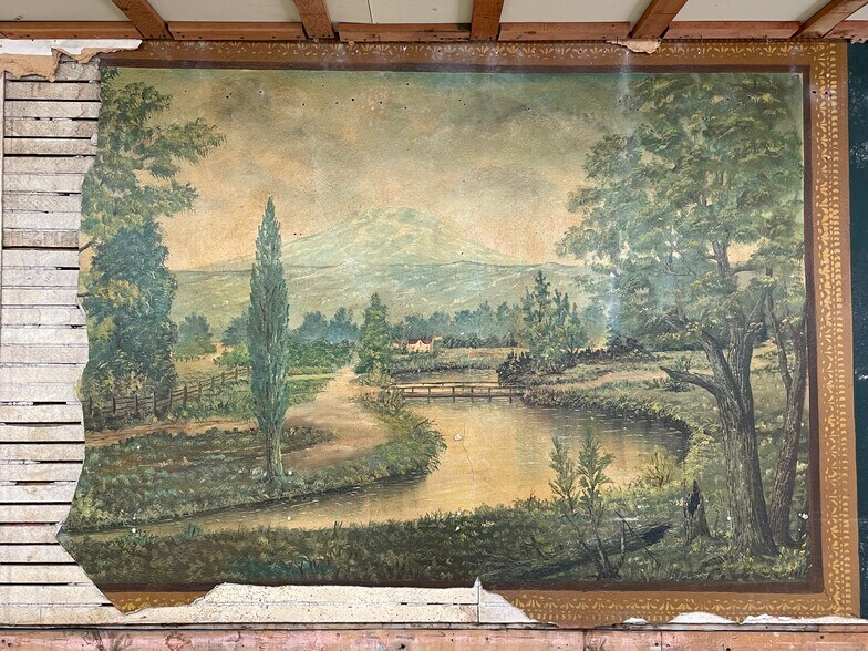 More Photos Of 162 N Main St, Bishop General Retail For Sale