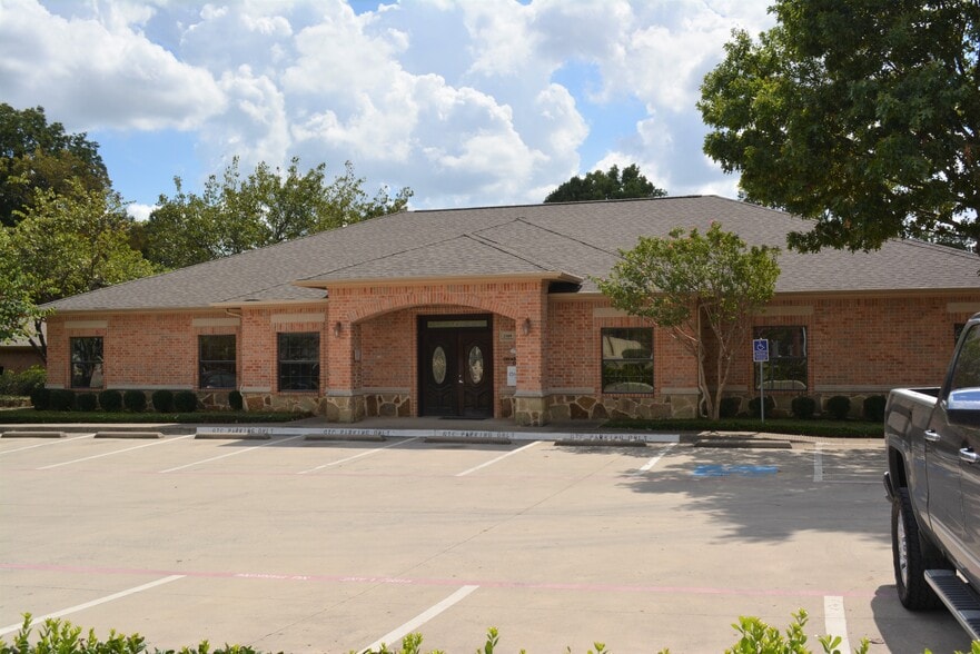 More Photos Of 2309 Virginia Pky, McKinney Medical For Lease