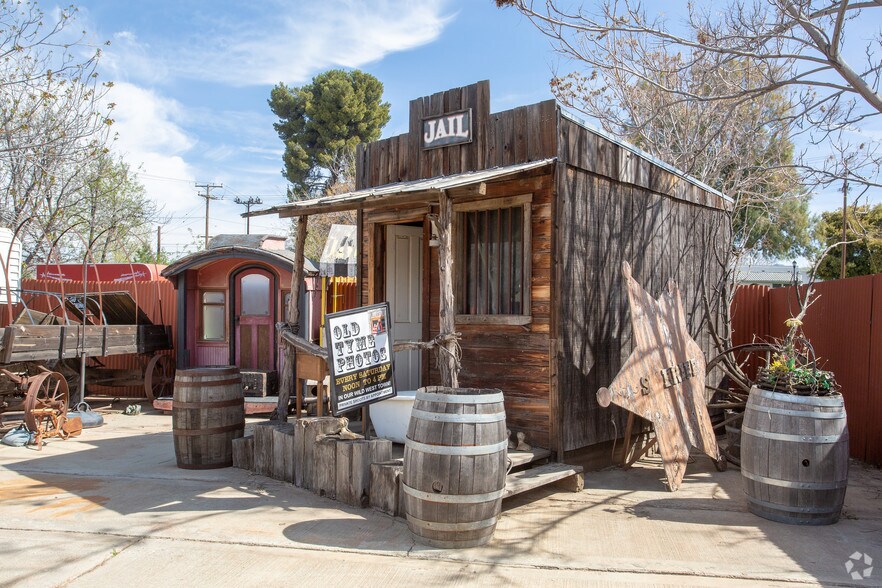 More Photos Of 502 W 6th St, Beaumont Freestanding For Sale