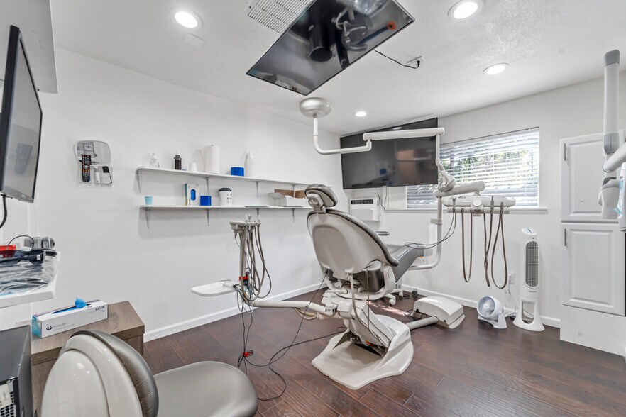 More Photos Of 556 N 1st St, San Jose Medical For Sale