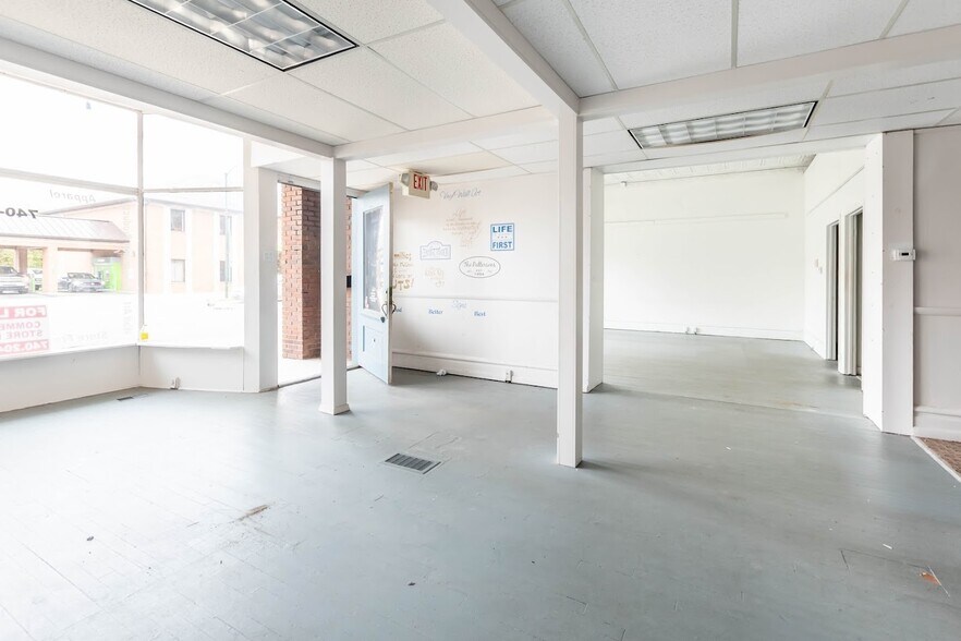 More Photos Of 1 E High St, London Storefront Retail Residential For Lease