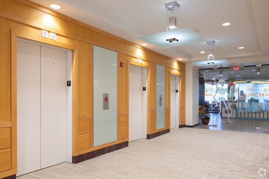 More Photos Of 9841 Washingtonian Blvd, Gaithersburg Office For Lease