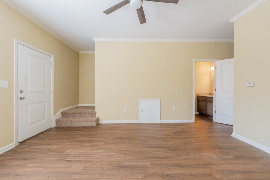 More Photos Of 156 Silver St, Tullahoma Apartments For Sale