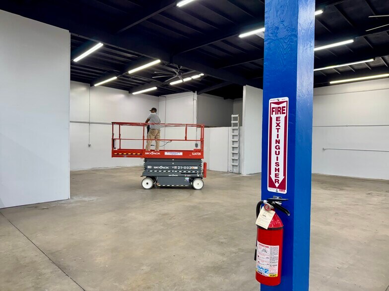 More Photos Of 14000 Rosecrans Ave, Santa Fe Springs Warehouse For Lease