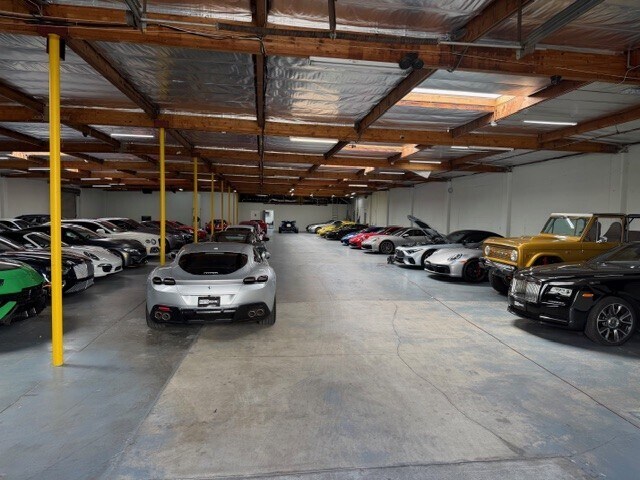 More Photos Of 5255 W 102nd St, Los Angeles Warehouse For Lease